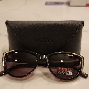 Guess Women's Sunglasses with Black Frame and Gold Details